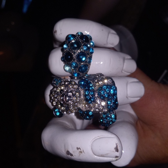 N-20 two Silver toned stretch Rings w/ teal and blue Rhinestones and glass gems - Picture 3 of 7